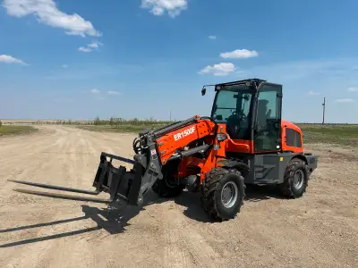 This is a nearly new Farm King 1500F wheel loader designed for efficiency and reliability in various...