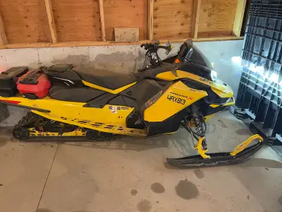 Selling my 2023 skidoo 850 renegade X with 3816 km, sled has been checked over by dealer every year...