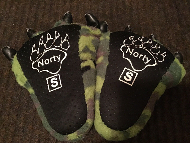 NORTY BRAND - GREEN DINO CAMO SLIPPERS - SIZE SMALL in Clothing - 2T in Peterborough - Image 2