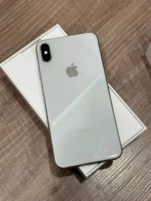 iPhone Xs Max - 256GB - white with box in Cell Phones in Oakville / Halton Region - Image 3