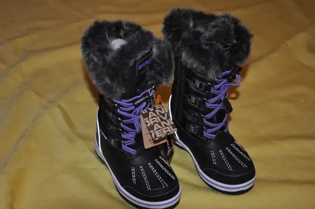 Girls Winter Boots  size 11