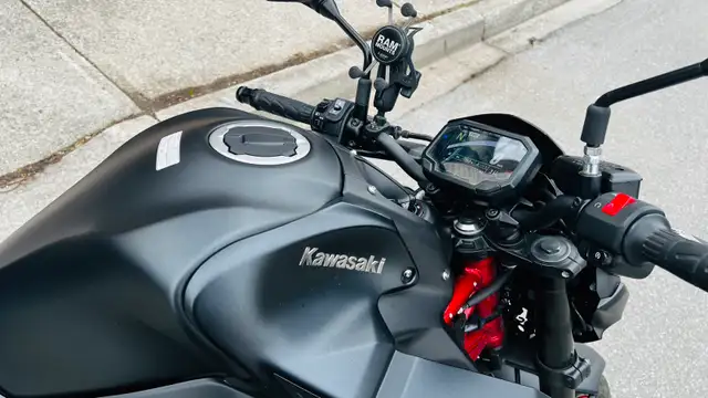 Motorcycle Kawasaki Z900 -2021 in Sport Bikes in Oakville / Halton Region - Image 4