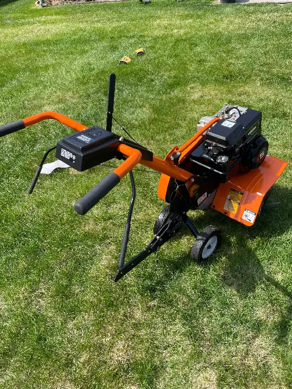 Columbia 5hp rotor tiller in Lawnmowers & Leaf Blowers in Ottawa - Image 3