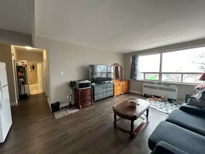 1 private room available in 2 room apartment