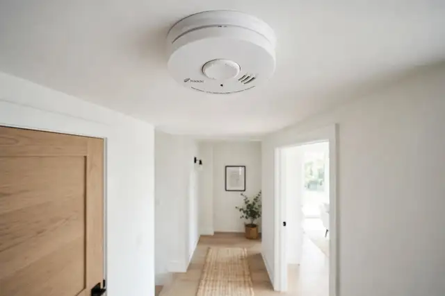 Kidde Smoke Alarm with Hush Button (Model 0916KCA) New in  box