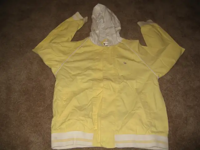 Youth Kingkow Yellow Ombre Jacket in Kids & Youth in City of Toronto - Image 2