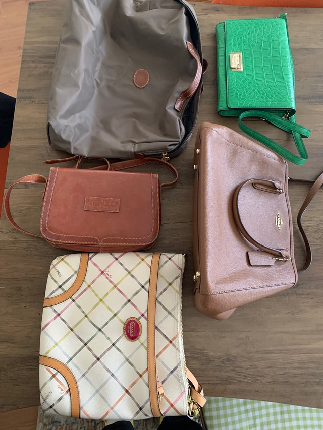 Lot de sacs femme dans Femmes - Sacs et portefeuilles  à Ville de Québec