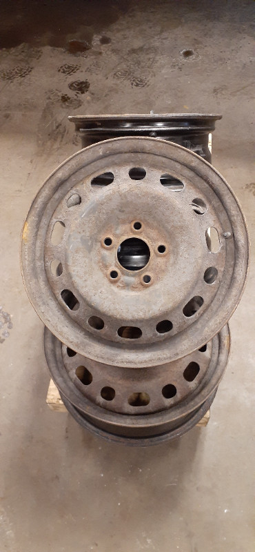 4 pneus d'hivers Toyo Tire 225/70 r16 roues d'acier 16po dans Pneus et jantes  à Granby - Image 4