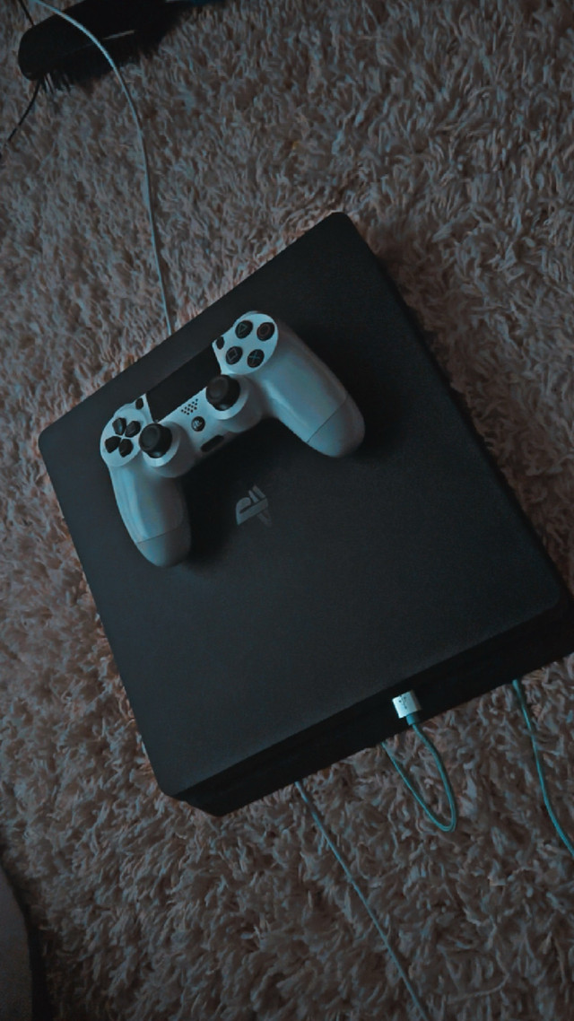 Sony Play Station 4 (Slim Edition) 1TB in Sony Playstation 4 in Mississauga / Peel Region - Image 4
