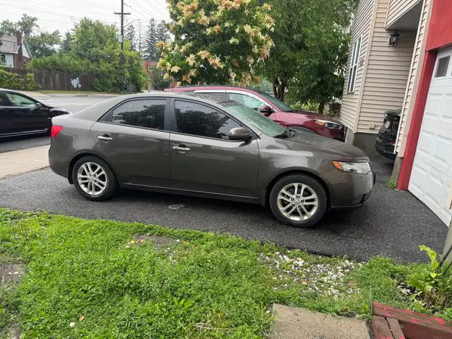 2011 KIA FORTE EX  21546 km only  in Cars & Trucks in Ottawa - Image 2