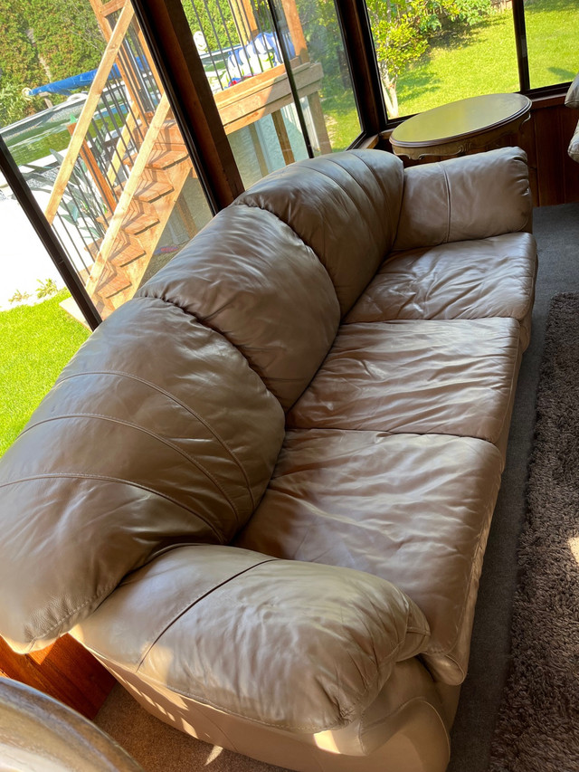 Leather couch and loveseat Couches & Futons Winnipeg Kijiji