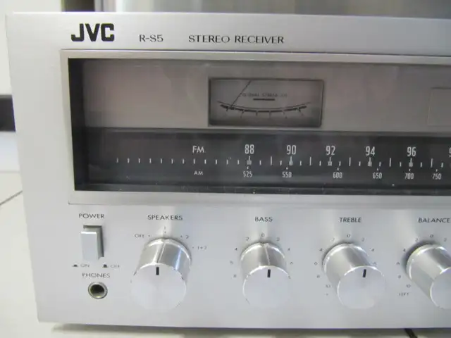 Vintage JVC R-S5 Stereo Receiver LikeNew PristineCondition 1979 in Arts & Collectibles in Mississauga / Peel Region - Image 4
