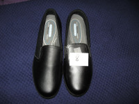New Women`s Leather shoes, size 9
