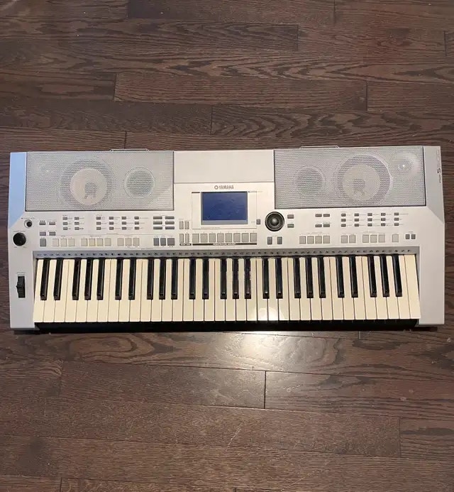 Yamaha PSR S500 keyboard Pianos & Keyboards Ottawa Kijiji
