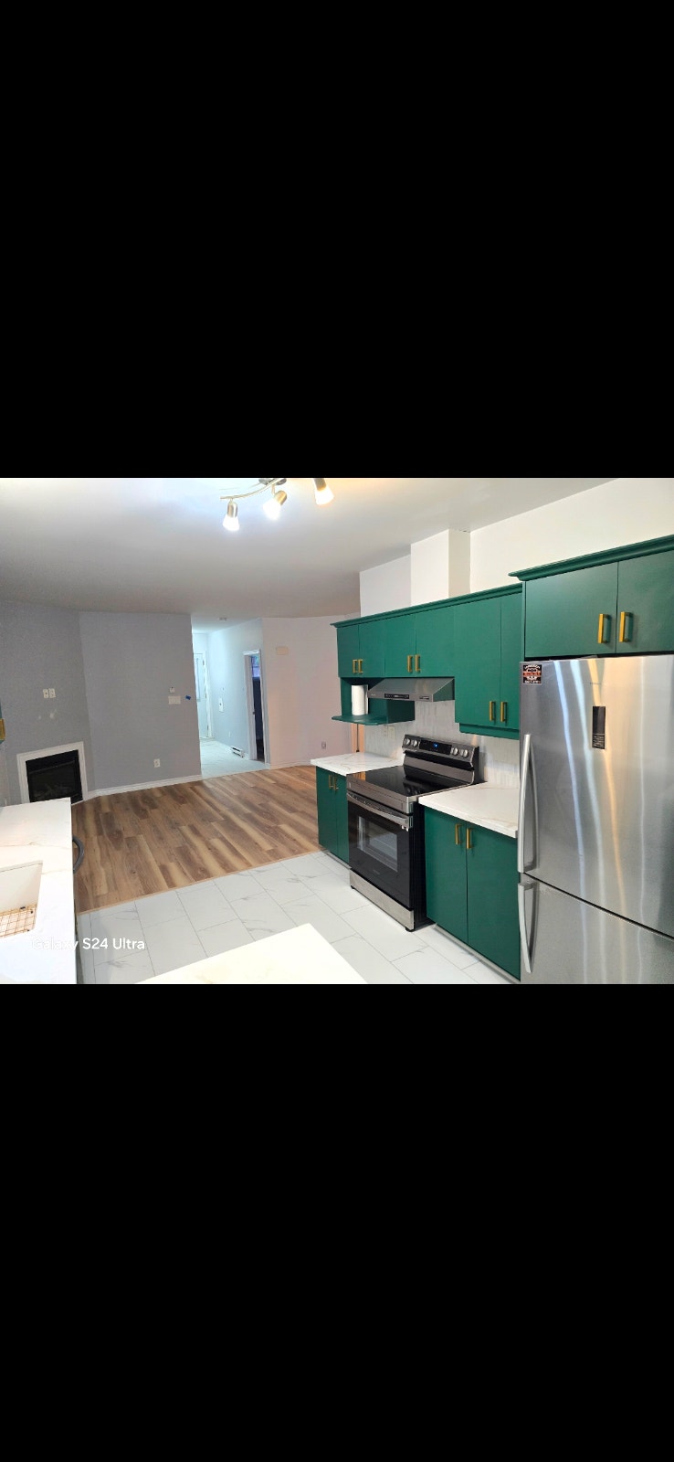 2 Bedroom 1 Den For Rent 3