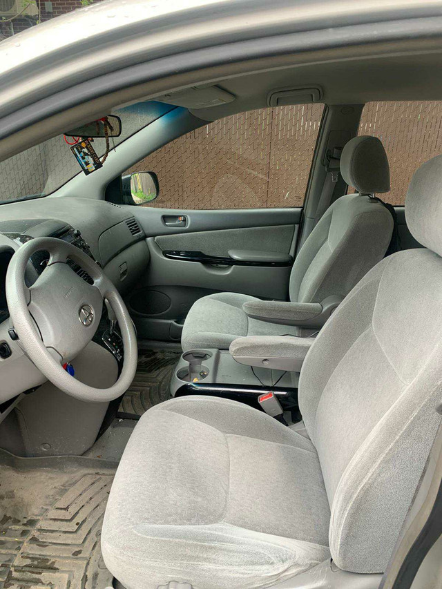 Toyota Sienna (4600 $) dans Autos et camions  à Ville de Montréal - Image 3