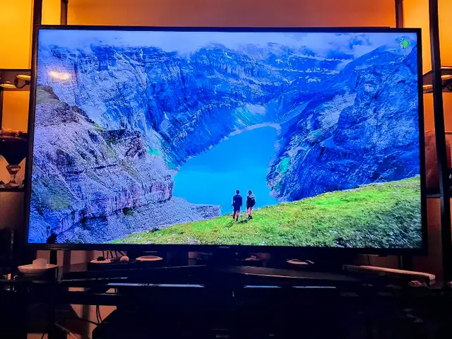 55" SHARP 4K ROKU SMART TV in TVs in Ottawa - Image 2