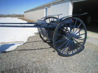 car d'entrainnement,voiture a chevaux ,remorque a chevaux, plusieur en inventaire, et accessoire att...