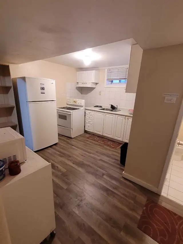 basement room for rent in Room Rentals & Roommates in City of Toronto - Image 5