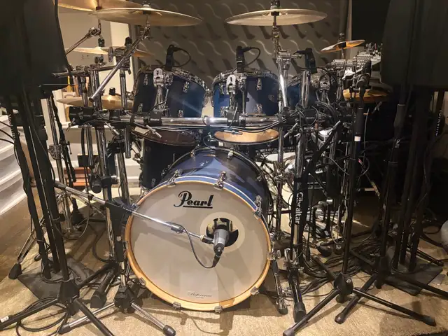 ACOUSTIC DRUM TRACKS