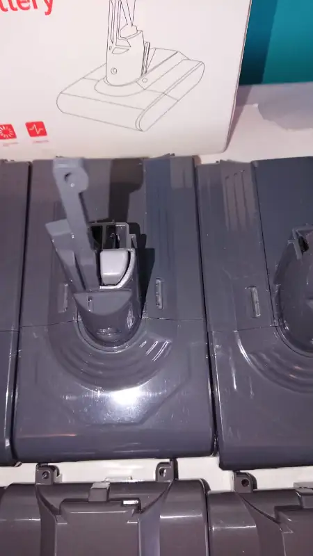 Dyson V8 battery replacement is $25 to $30 in Vacuums in Markham / York Region - Image 5