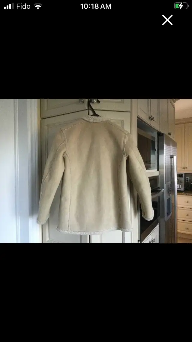 GAP WOMEN WINTER COAT SIZE XS  in Women's - Tops & Outerwear in City of Montréal - Image 3