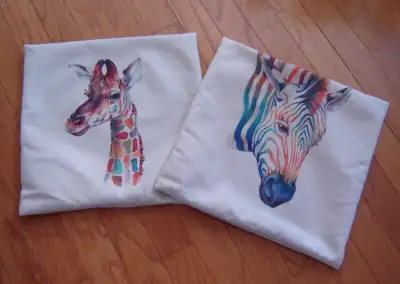 2 belles housses de coussins aux couleurs exotiques, View more