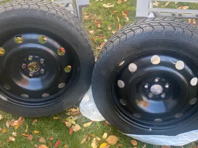 Get ready for the colder months with this set of Rovelo RWS-677 winter tires, designed to provide re...