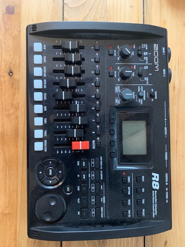 Portable Multitrack Recorder Zoom R8 | Pro Audio & Recording