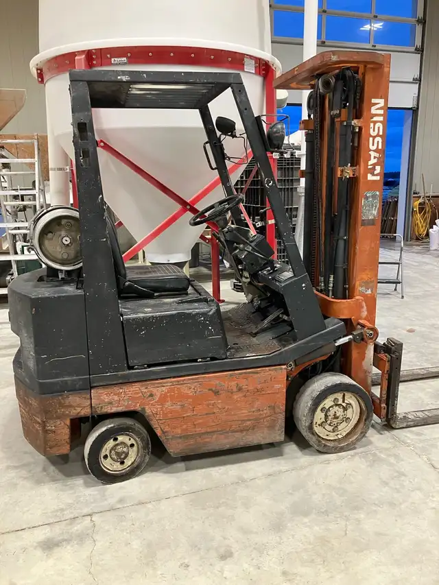 Forklift in Other in Ottawa - Image 2