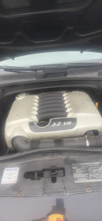 Porche Cayenne 2006 250000 tkm la seul a changer dessus ces le driving saft 4000$ nego