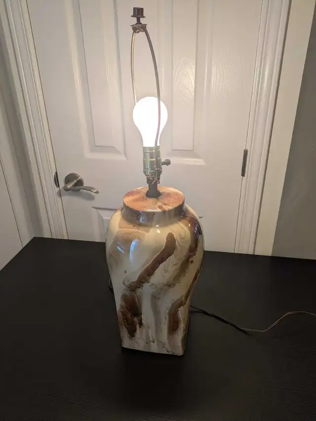 MCM ginger jar lamp in Indoor Lighting & Fans in Ottawa - Image 6