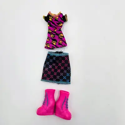 Monster High Howleen Wolf Creepateria Shirt Skirt Shoes Accessor, View more