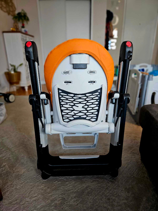 High Chair- Perego "Siesta" in Feeding & High Chairs in City of Toronto - Image 3