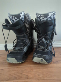 Snowboard boots 