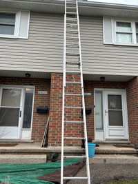 32 Ft featherlight ladder