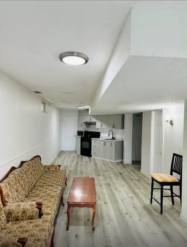 1700$/month 2 Bed 1 Bath ,house for rent62 Orchid Crescent Kitch in Long Term Rentals in Kitchener / Waterloo - Image 4
