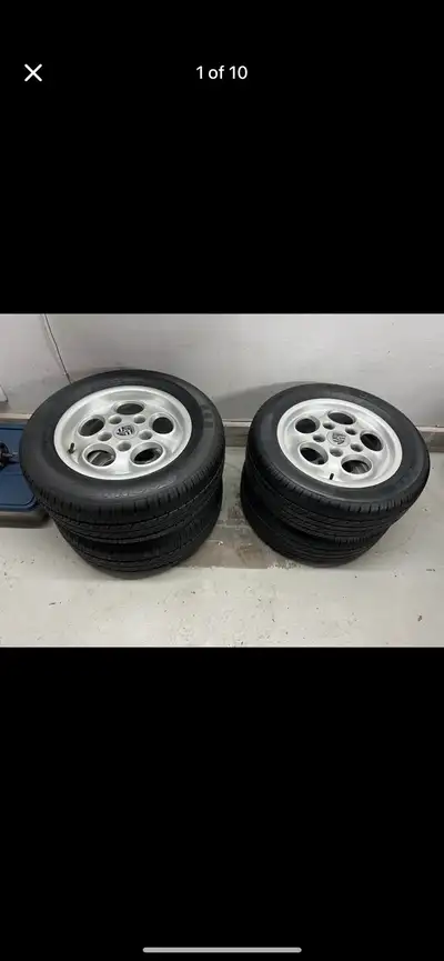 These came off a 911 Porsche and have under 1000kms on them. Note the back tires are 215/60/15 and t...
