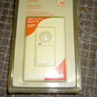 $20 Brand new sealed Leviton Decora motion light switch, white
