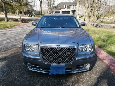 2006 Chrysler 300C SRT-8 Canadian vehicle No accidents, clean title 77,500 km Mint and in showroom c...