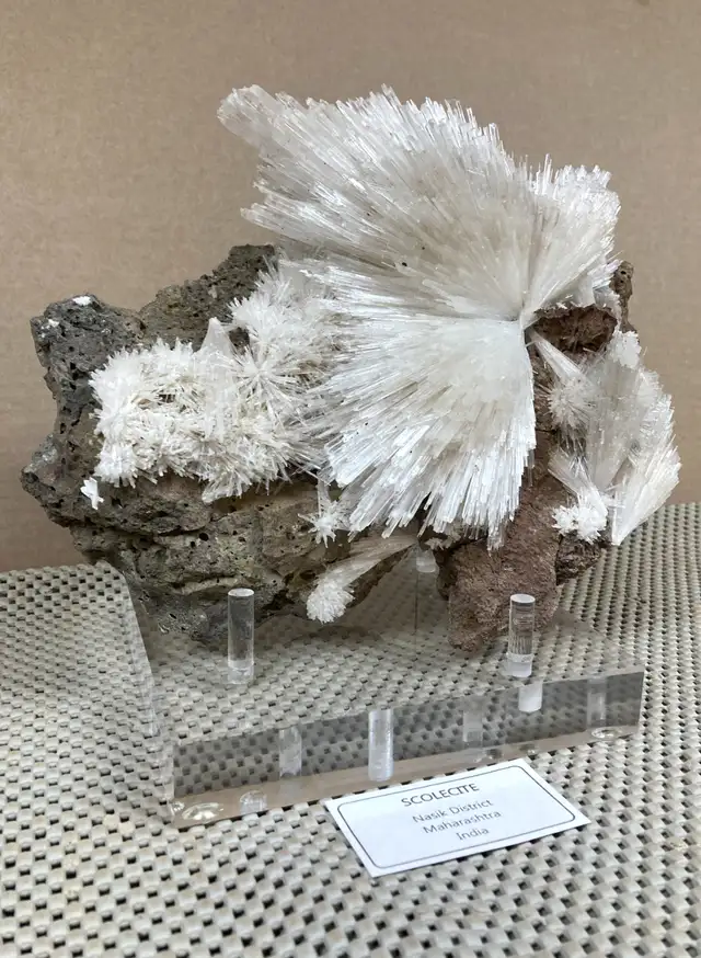 Mineral Specimen-Scolecite in Arts & Collectibles in Thunder Bay - Image 3