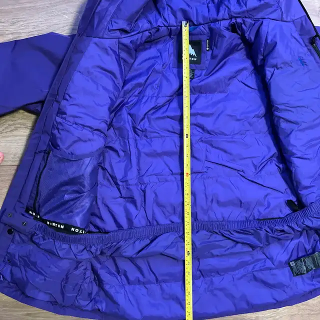 Burton Reserve GoreTex 2L Ski/Snowboard Jacket in Men's in Charlottetown - Image 7