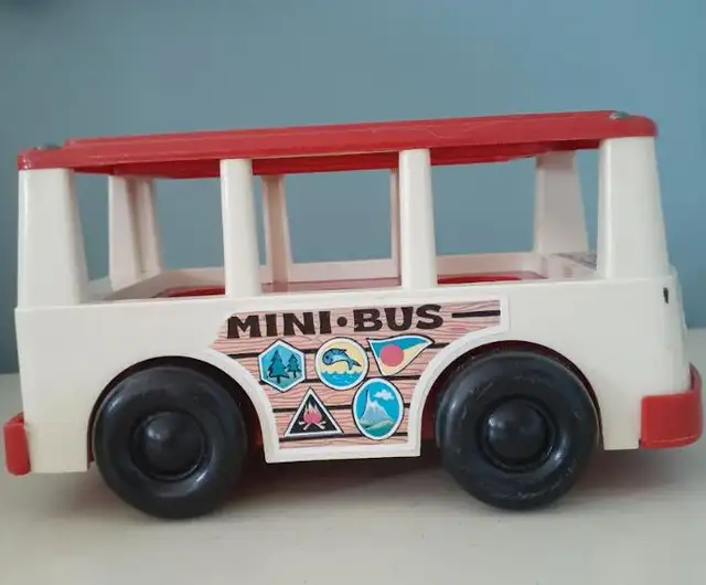 Vintage 1969 Fisher Price Little People Mini Bus with 2 people in Toys & Games in Markham / York Region - Image 6