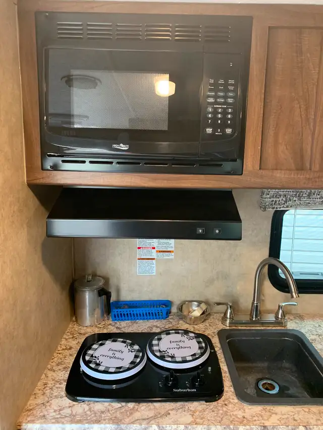 2018 Viking 14R Travel Trailer in Travel Trailers & Campers in 100 Mile House - Image 9