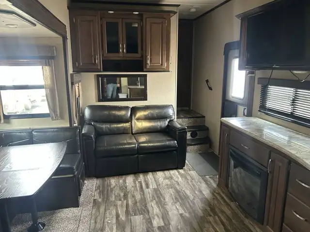 2018 Grande Design Reflection in Travel Trailers & Campers in Fort St. John - Image 8