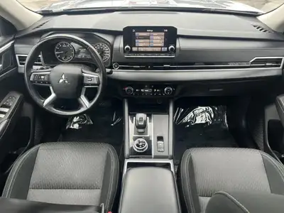 Lady driven 2022 Mitsubishi Outlander SE 4DR in immaculate condition for sale - Front to back sun ro...
