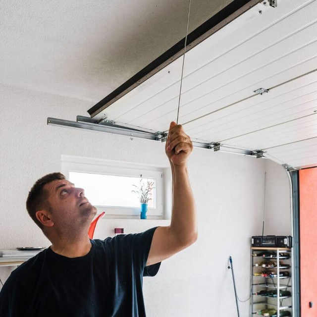 Garage    Door   Repair Innisfil - Garage Openers/Springs in Garage Doors & Openers in Barrie - Image 2