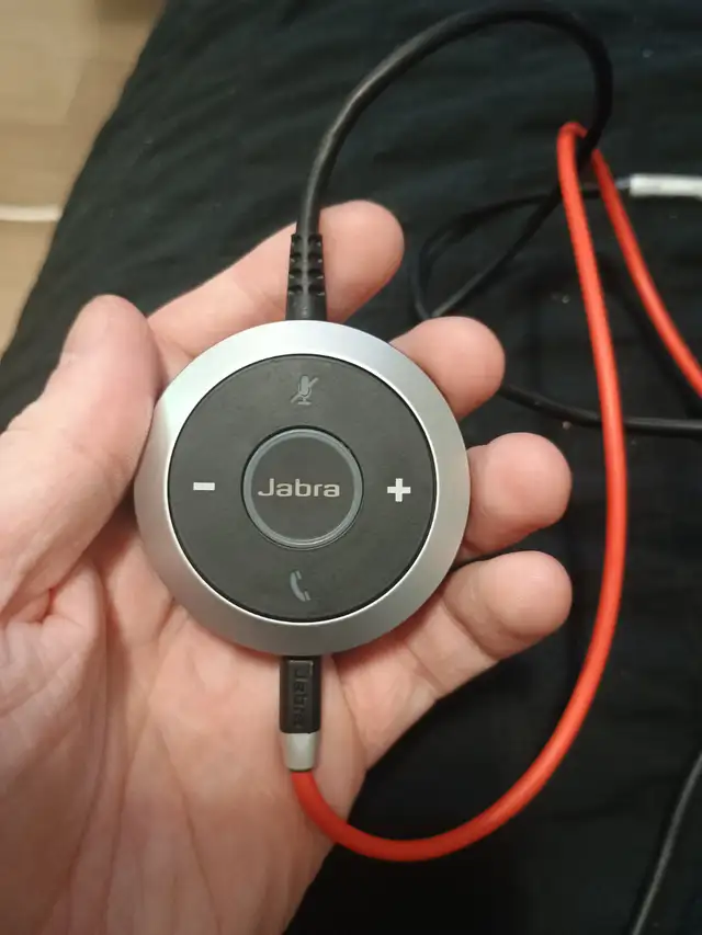 Jabra headset with case and cord in General Electronics in Kingston - Image 4