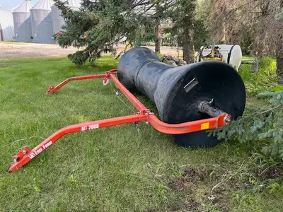 Free Form Plastic Mt2000 Mounted swath roller, complete with brackets to mount on back axle. This on...