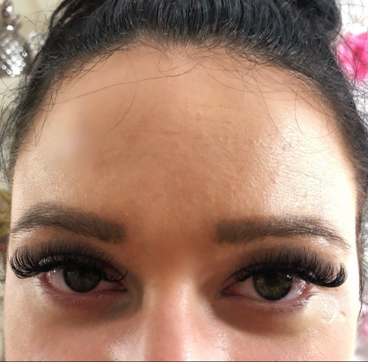 EYELASH EXTENSIONS (read description ) Health and Beauty Services